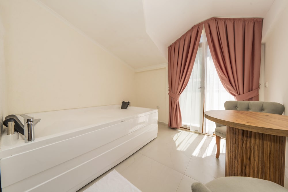 Katre Hotel Oludeniz — Hotel rooms in Fethiye, Mugla