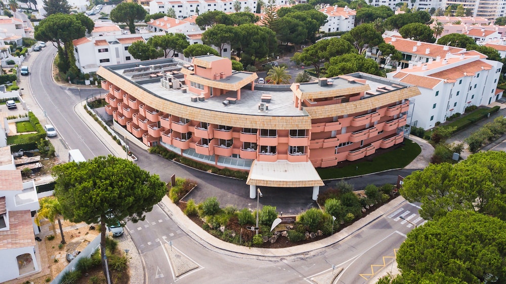 Vilamoura Garden Hotel — Hotel building in Vilamoura, Faro