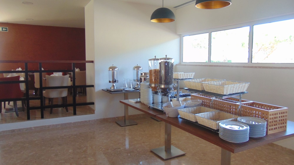 Vilamoura Garden Hotel — Restaurant & bars in Vilamoura, Faro