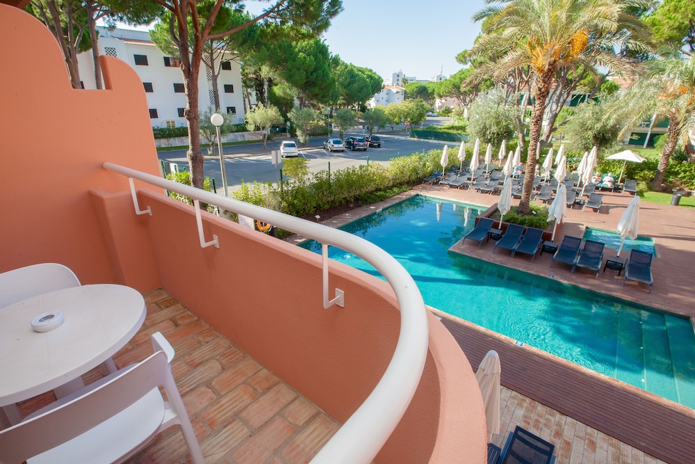 Vilamoura Garden Hotel — Swimming pool in Vilamoura, Faro