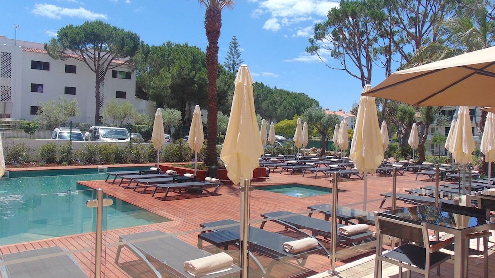 Vilamoura Garden Hotel — Swimming pool in Vilamoura, Faro