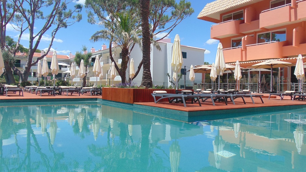 Vilamoura Garden Hotel — Swimming pool in Vilamoura, Faro