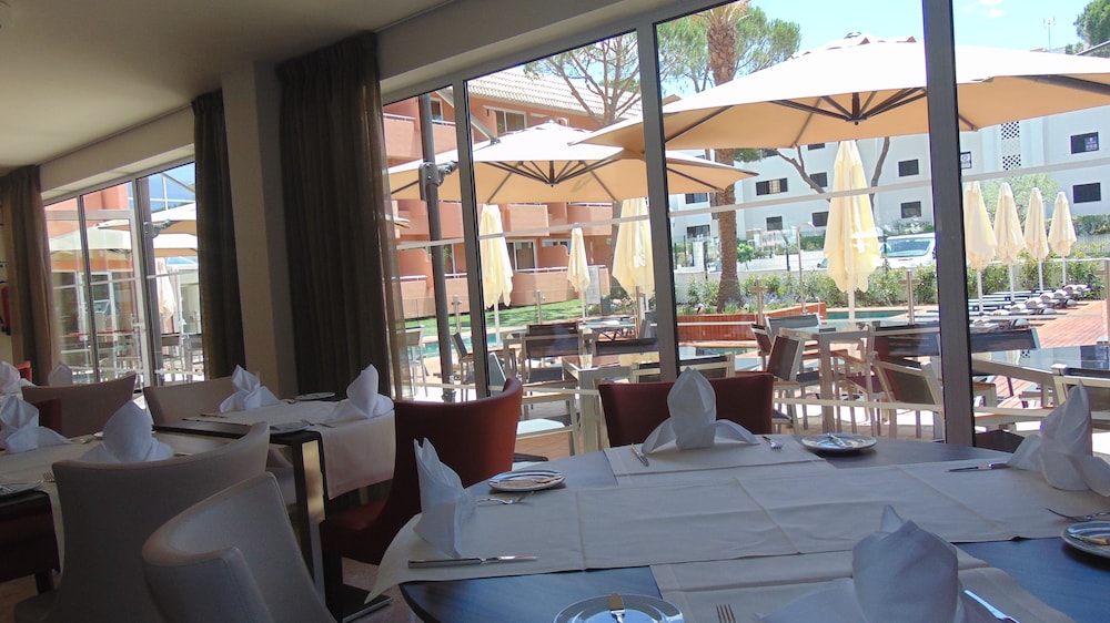 Vilamoura Garden Hotel — Restaurant & bars in Vilamoura, Faro