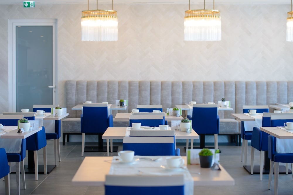 Royal Blue Hotel — Restaurant & bars in Dubrovnik, Dubrovnik-Neretva