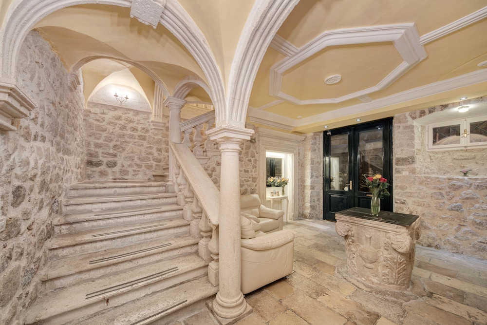 Palmotta Palace — Hotel building in Dubrovnik, Dubrovnik-Neretva