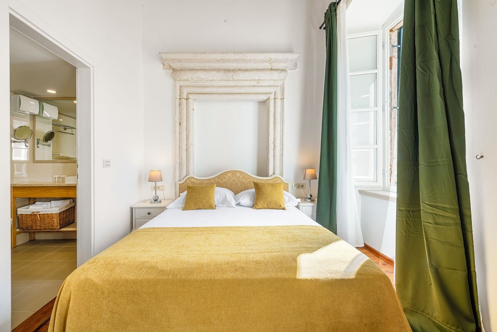 Palmotta Palace — Hotel rooms in Dubrovnik, Dubrovnik-Neretva