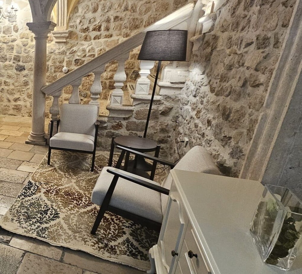 Palmotta Palace — Hotel building in Dubrovnik, Dubrovnik-Neretva