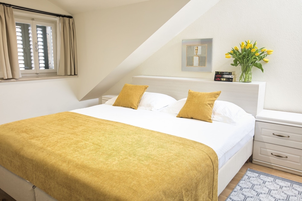 Palmotta Palace — Hotel rooms in Dubrovnik, Dubrovnik-Neretva
