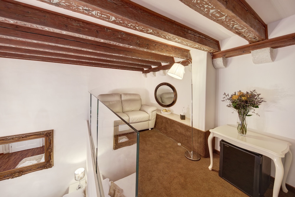 Palmotta Palace — Hotel rooms in Dubrovnik, Dubrovnik-Neretva