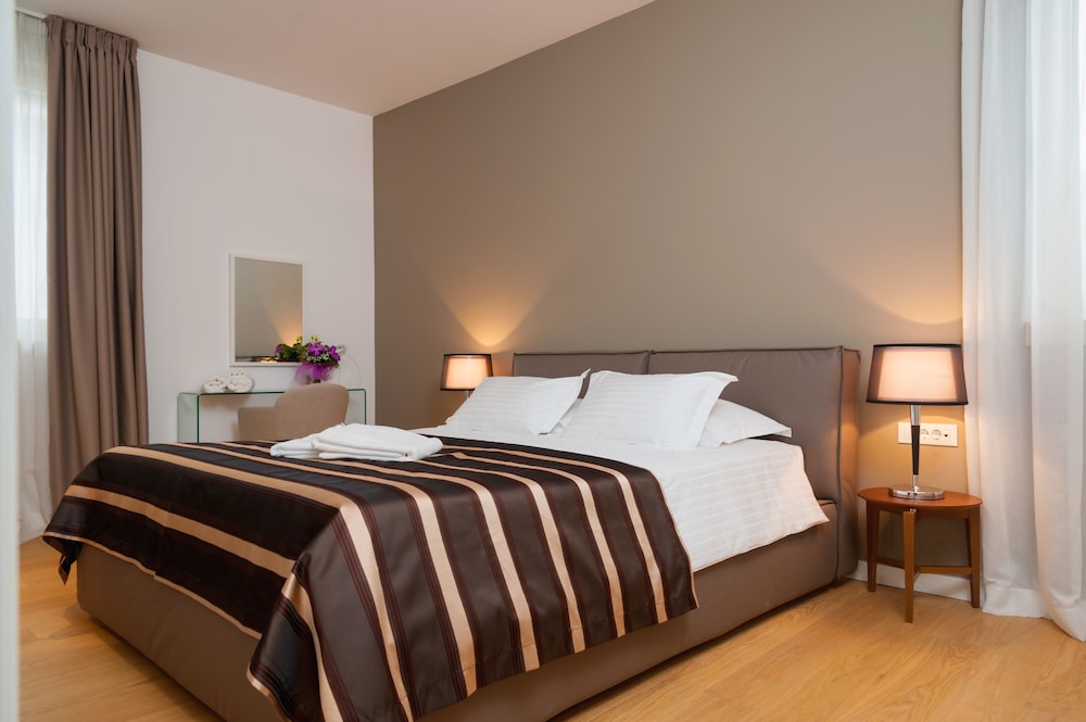 Residence by Vestibul Palace — Hotel rooms in Split, Split-Dalmatia
