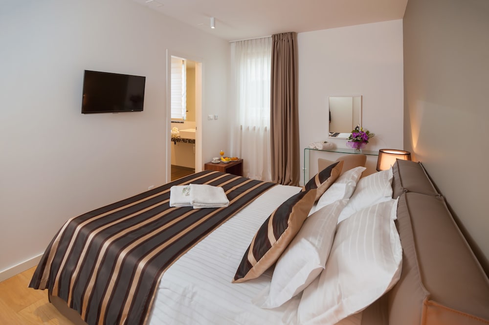 Residence by Vestibul Palace — Hotel rooms in Split, Split-Dalmatia
