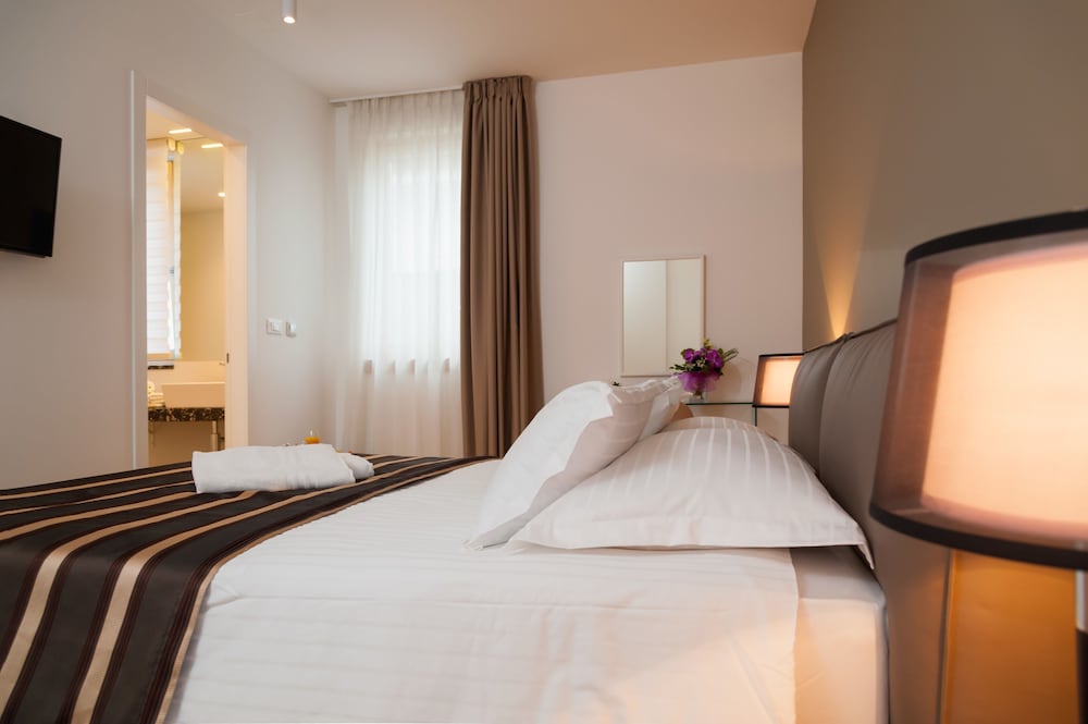 Residence by Vestibul Palace — Hotel rooms in Split, Split-Dalmatia