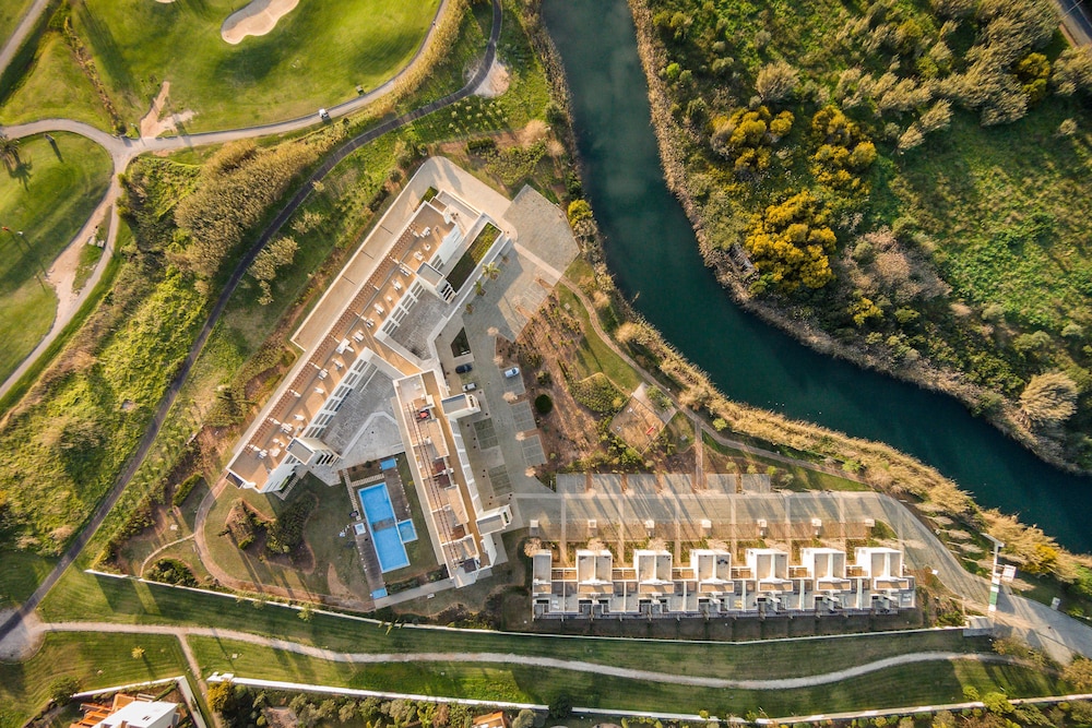 Laguna Vilamoura — Hotel building in Vilamoura, Faro