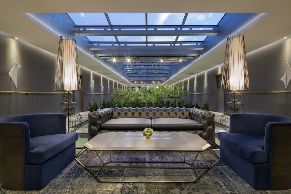 DoubleTree by Hilton Hotel Istanbul - Piyalepasa — Hotel building in Istanbul, Istanbul