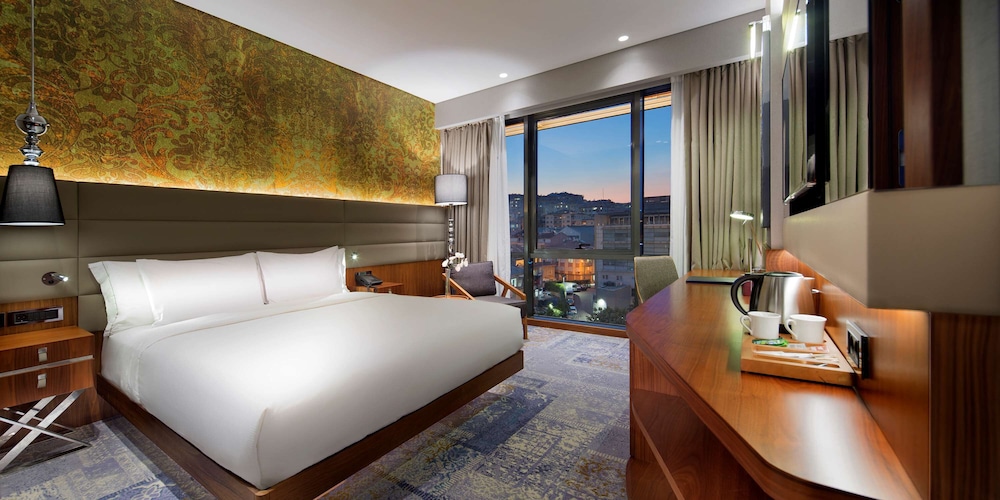 DoubleTree by Hilton Hotel Istanbul - Piyalepasa — Hotel rooms in Istanbul, Istanbul