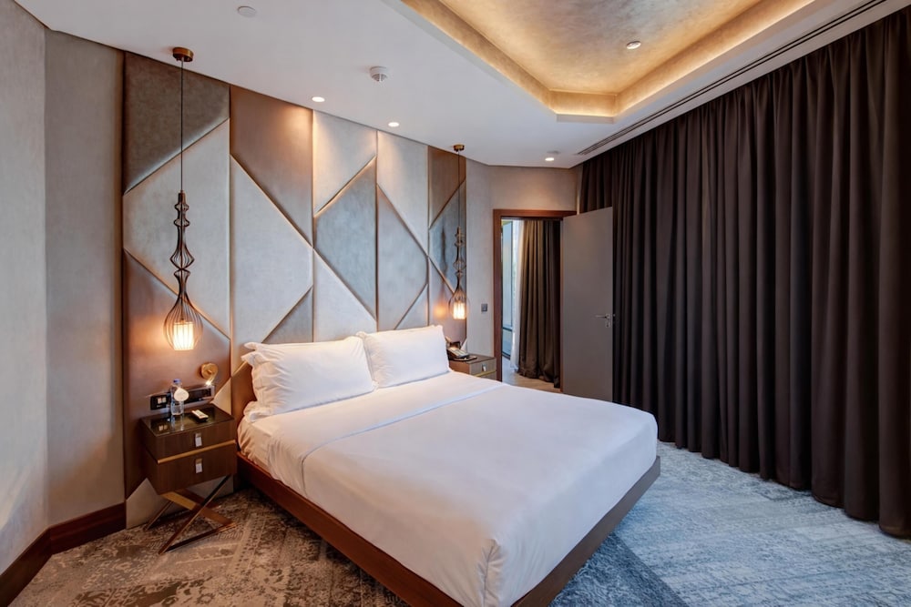 DoubleTree by Hilton Hotel Istanbul - Piyalepasa — Hotel rooms in Istanbul, Istanbul