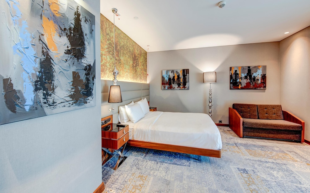 DoubleTree by Hilton Hotel Istanbul - Piyalepasa — Hotel rooms in Istanbul, Istanbul