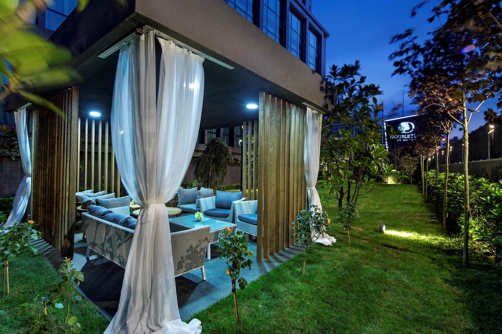 DoubleTree by Hilton Hotel Istanbul - Piyalepasa — Hotel building in Istanbul, Istanbul