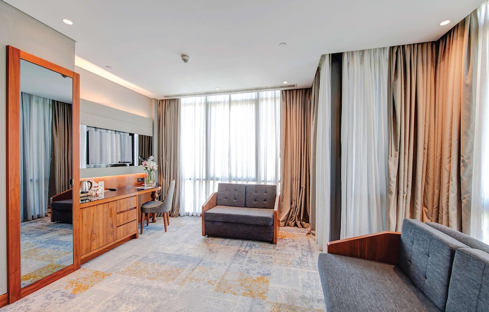 DoubleTree by Hilton Hotel Istanbul - Piyalepasa — Hotel rooms in Istanbul, Istanbul