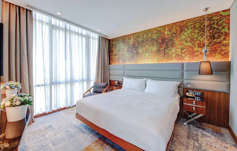 DoubleTree by Hilton Hotel Istanbul - Piyalepasa — Hotel rooms in Istanbul, Istanbul