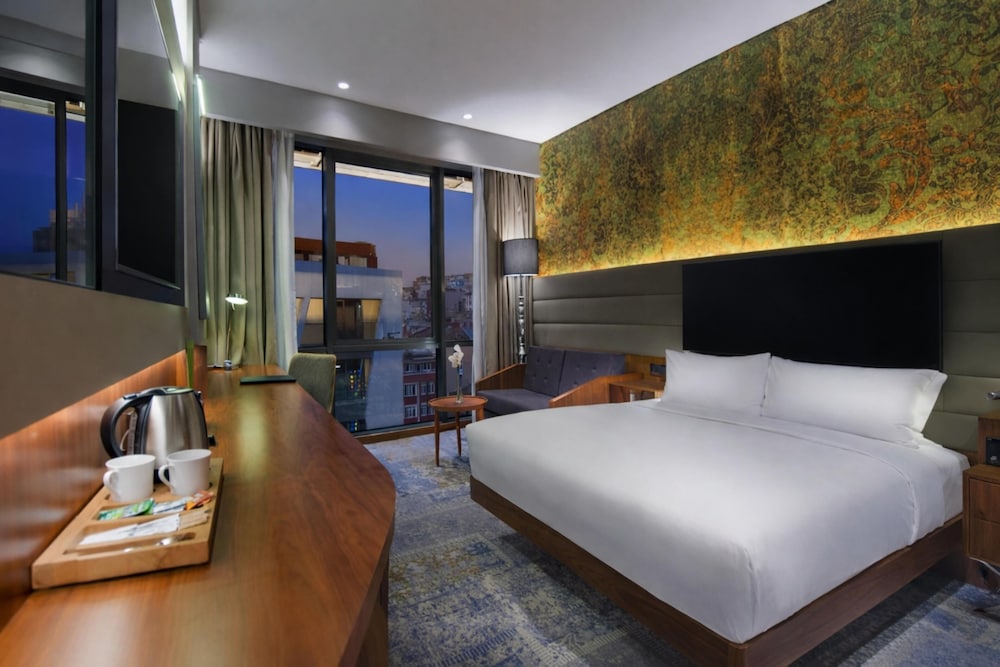 DoubleTree by Hilton Hotel Istanbul - Piyalepasa — Hotel rooms in Istanbul, Istanbul