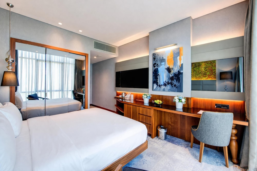 DoubleTree by Hilton Hotel Istanbul - Piyalepasa — Hotel rooms in Istanbul, Istanbul