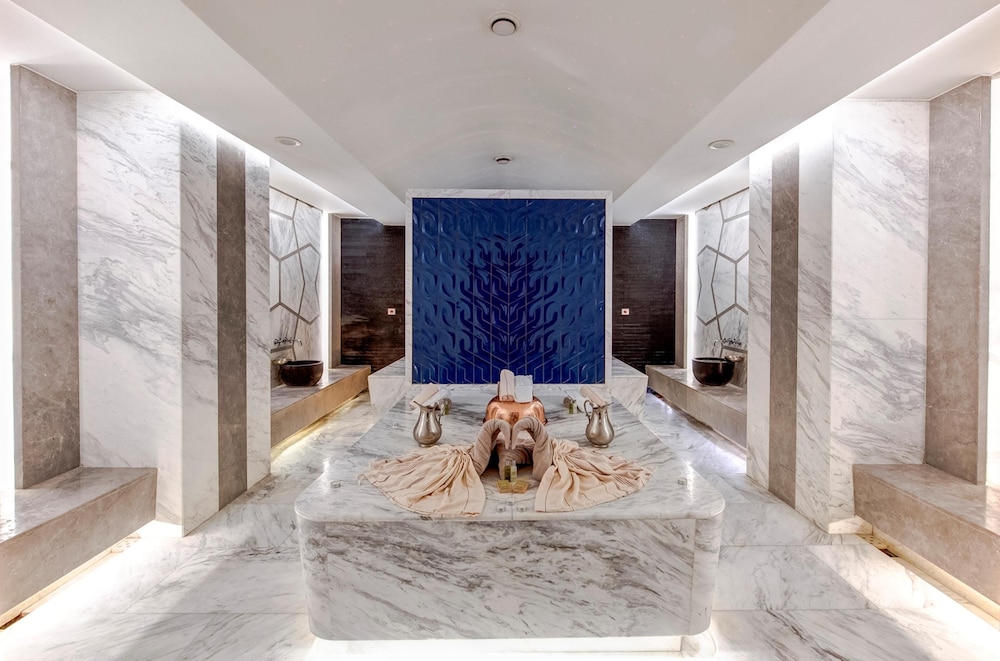 DoubleTree by Hilton Hotel Istanbul - Piyalepasa — Spa in Istanbul, Istanbul