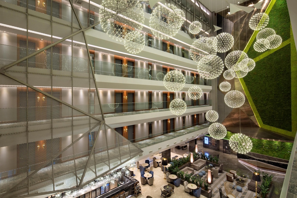 DoubleTree by Hilton Hotel Istanbul - Piyalepasa — Hotel building in Istanbul, Istanbul