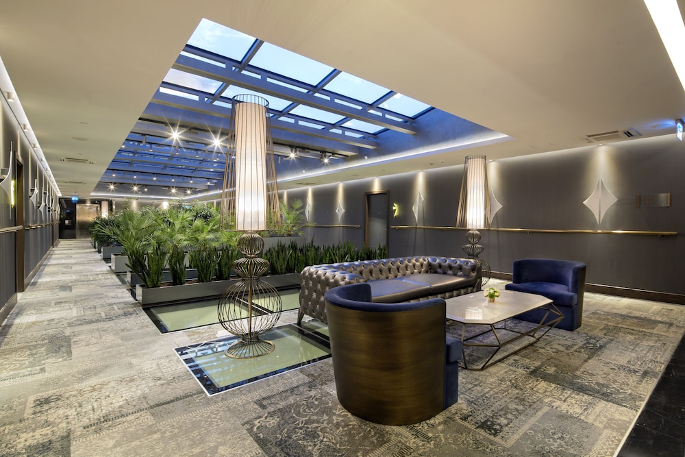 DoubleTree by Hilton Hotel Istanbul - Piyalepasa — Hotel building in Istanbul, Istanbul