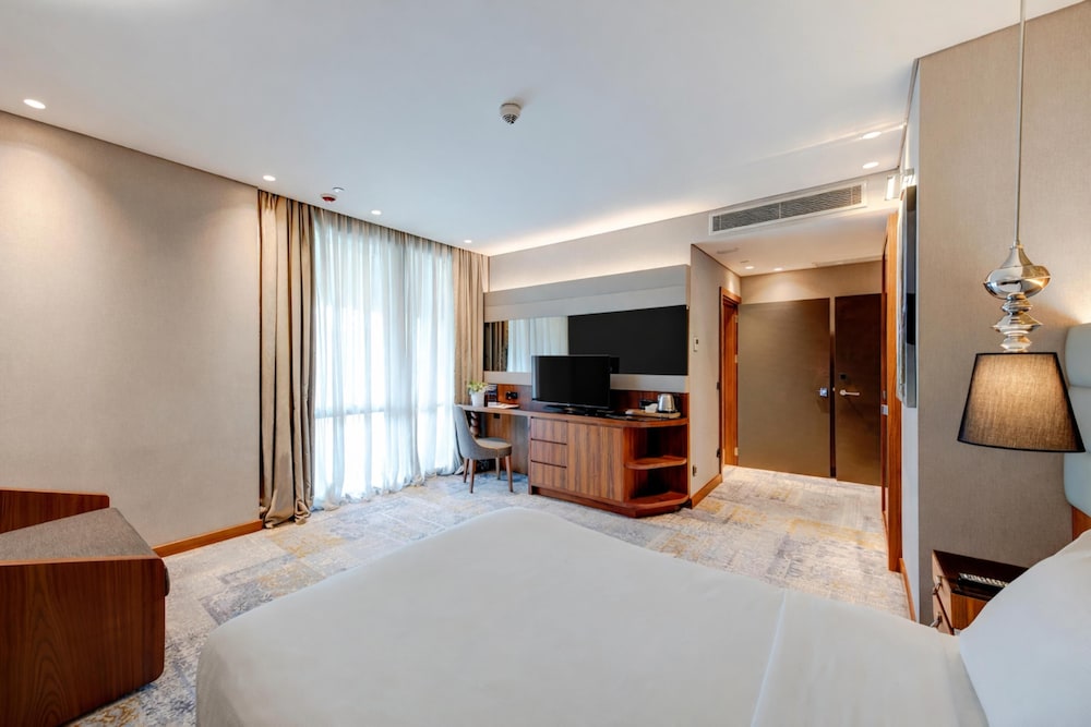 DoubleTree by Hilton Hotel Istanbul - Piyalepasa — Hotel rooms in Istanbul, Istanbul