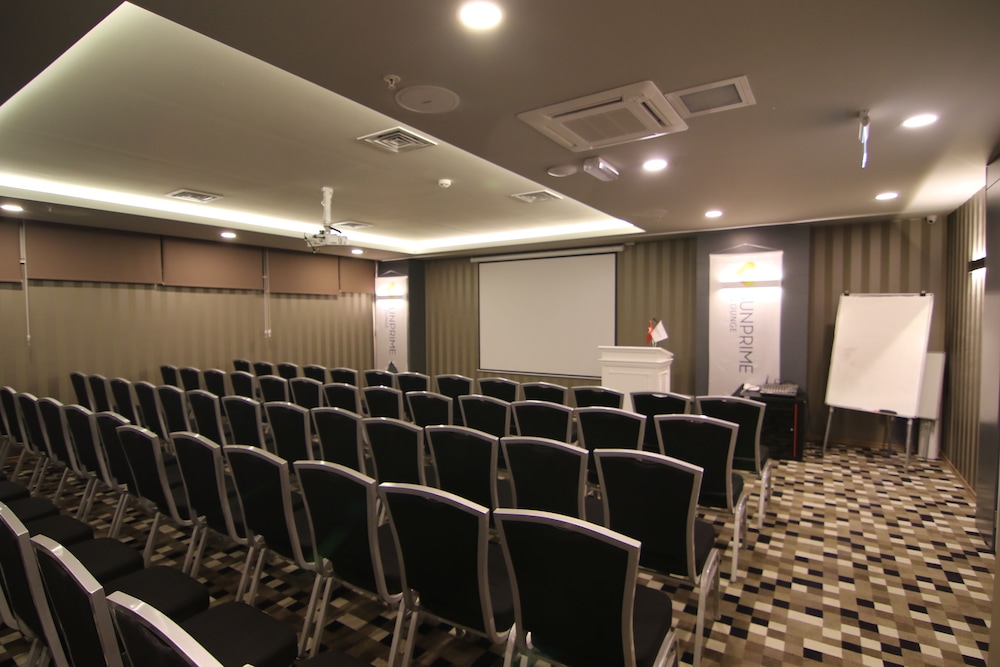 Sunprime C-Lounge Hotel - Adults Only — Hotel building in Alanya