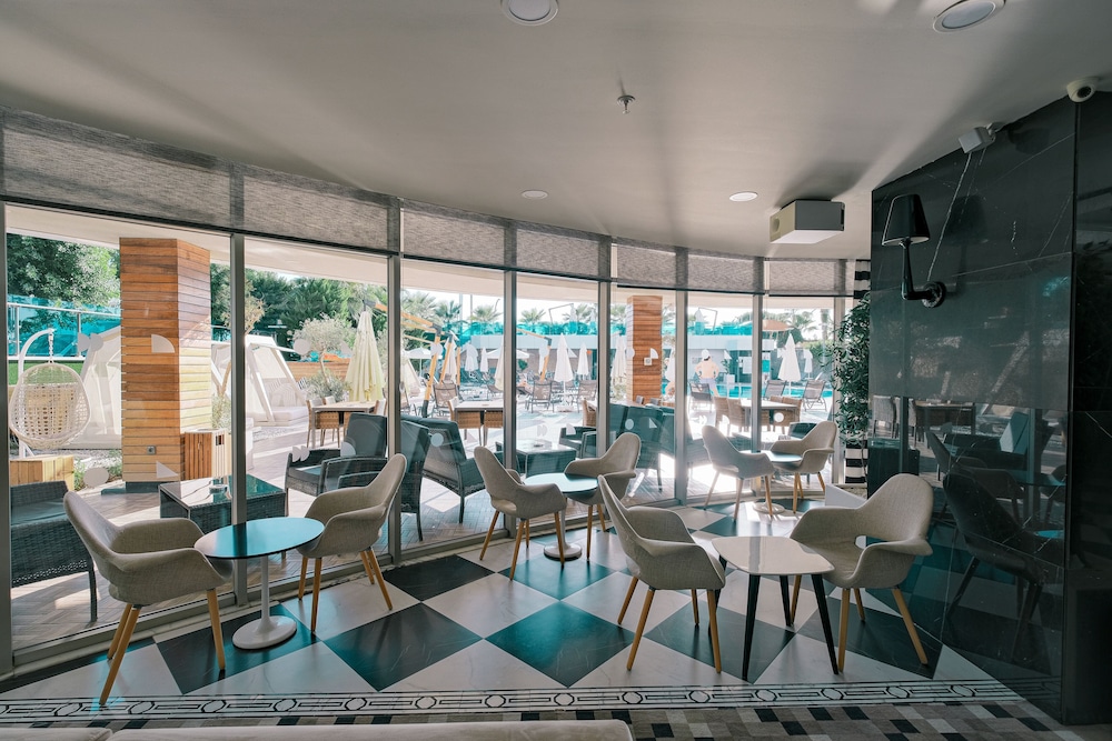 Sunprime C-Lounge Hotel - Adults Only — Restaurant & bars in Alanya