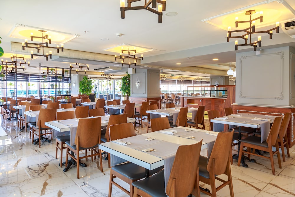 Sunprime C-Lounge Hotel - Adults Only — Restaurant & bars in Alanya