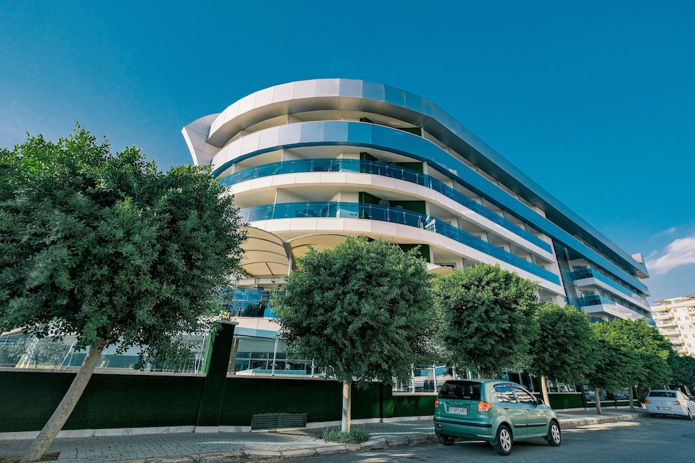 Sunprime C-Lounge Hotel - Adults Only — Hotel building in Alanya