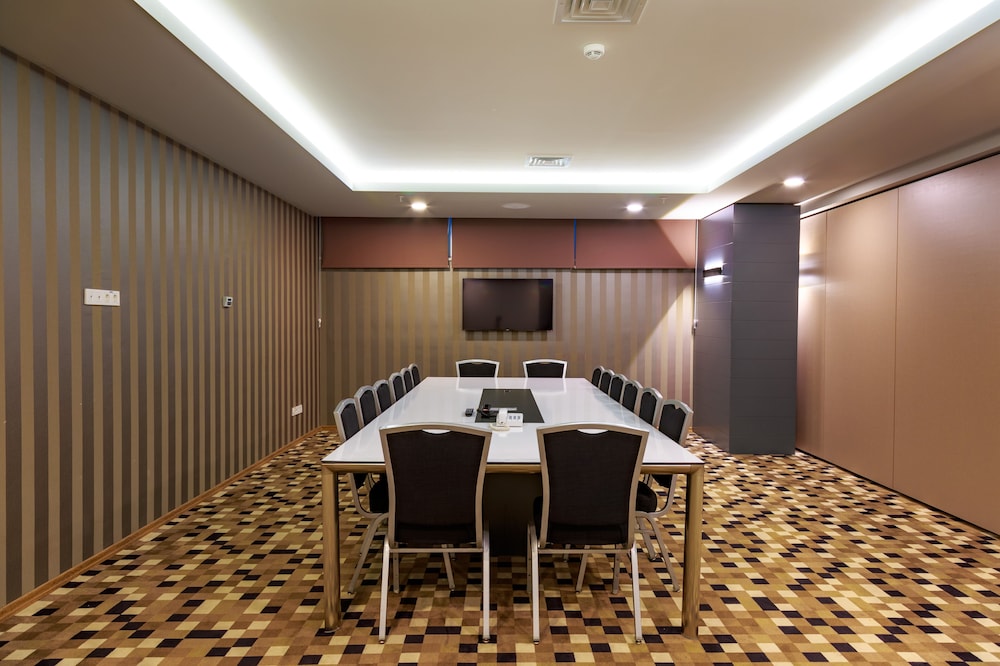 Sunprime C-Lounge Hotel - Adults Only — Hotel building in Alanya