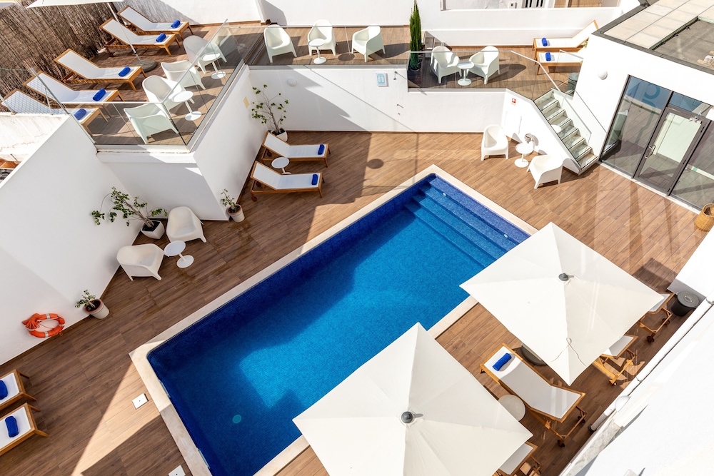 Hotel Cidade de Olhão — Swimming pool in Olhão, Faro