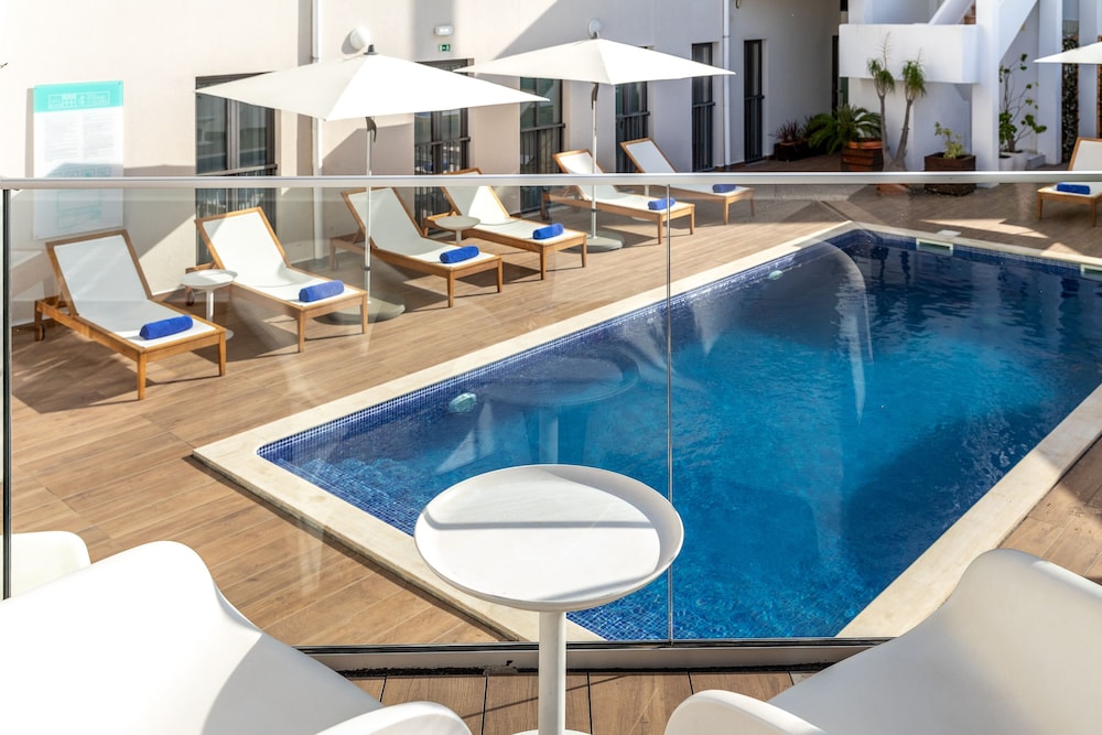Hotel Cidade de Olhão — Swimming pool in Olhão, Faro