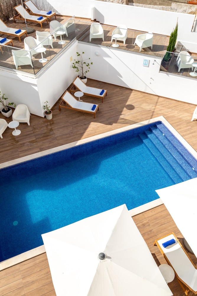 Hotel Cidade de Olhão — Swimming pool in Olhão, Faro