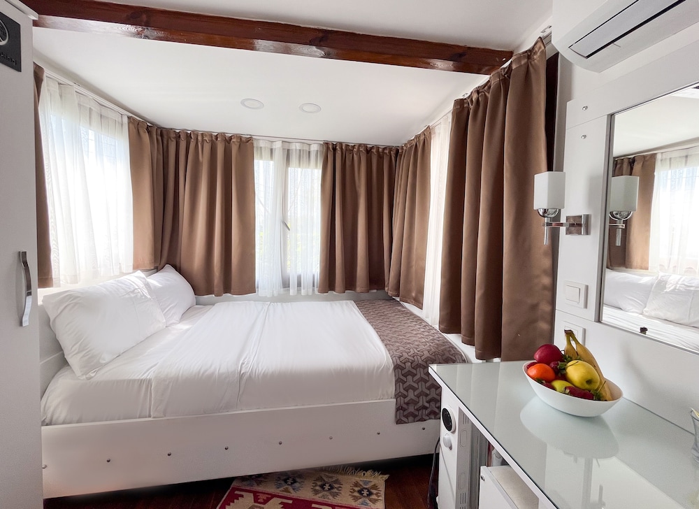 Galley Hotel — Hotel rooms in Istanbul, Istanbul