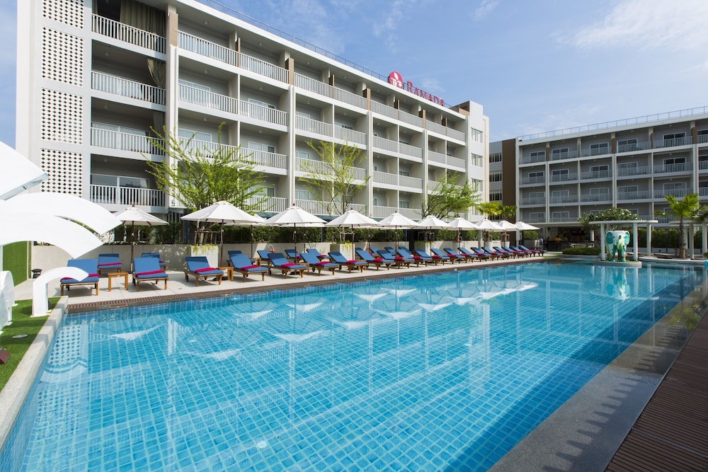 Ramada by Wyndham Phuket Deevana — Swimming pool in Patong Beach, Phuket Province