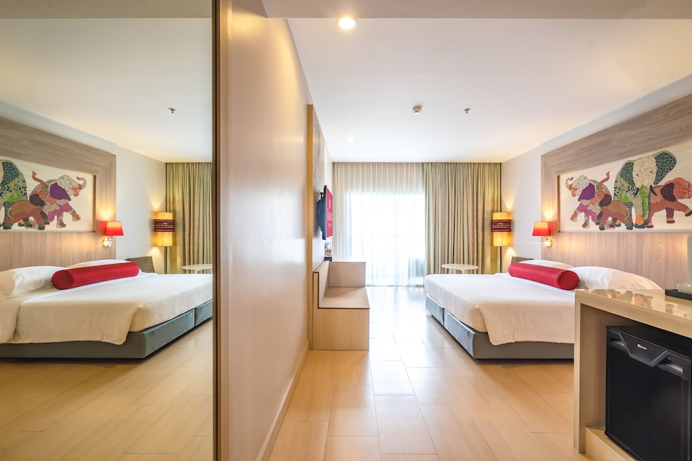 Ramada by Wyndham Phuket Deevana — Hotel rooms in Patong Beach, Phuket Province