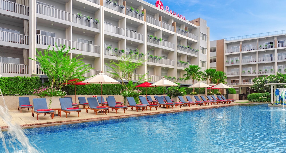 Ramada by Wyndham Phuket Deevana — Swimming pool in Patong Beach, Phuket Province