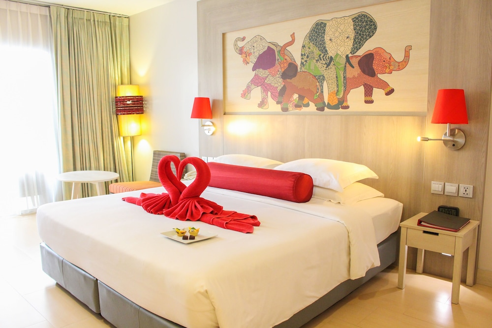 Ramada by Wyndham Phuket Deevana — Hotel rooms in Patong Beach, Phuket Province