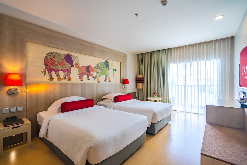 Ramada by Wyndham Phuket Deevana — Hotel rooms in Patong Beach, Phuket Province
