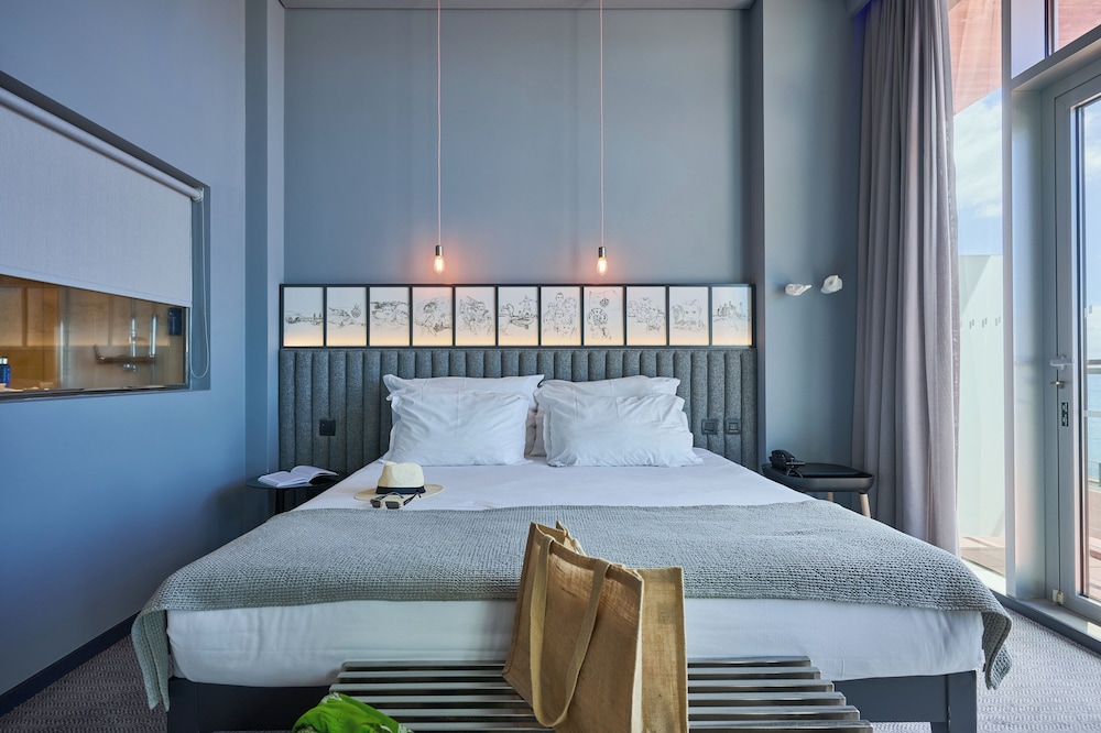 Pestana CR7 Funchal — Hotel rooms in Funchal, Madeira