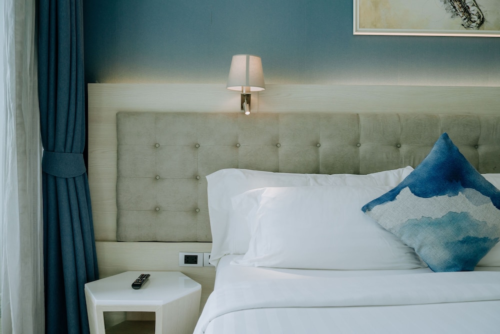 BlueSotel Krabi Ao Nang Beach — Hotel rooms in Ao Nang, Krabi