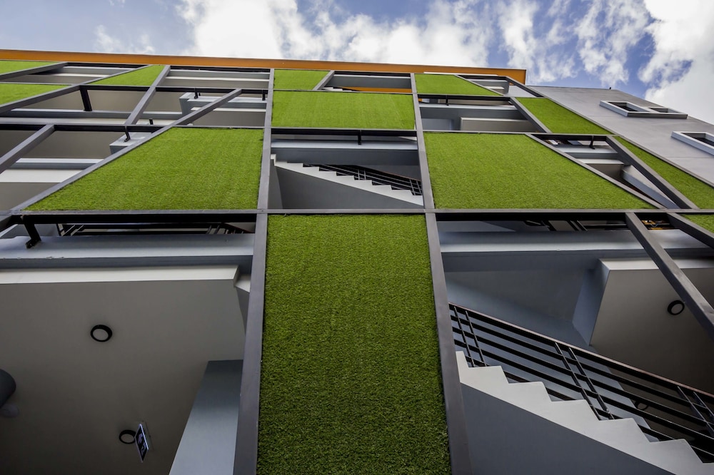 Apple A Day Resort Krabi Aonang Beach — Hotel building in Ao Nang, Krabi