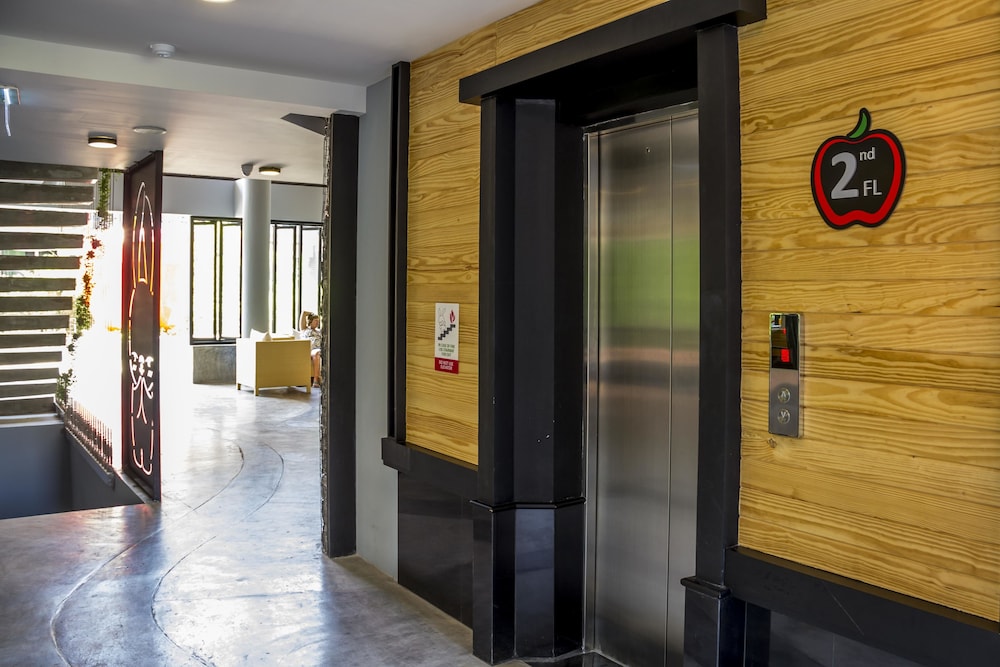 Apple A Day Resort Krabi Aonang Beach — Hotel building in Ao Nang, Krabi