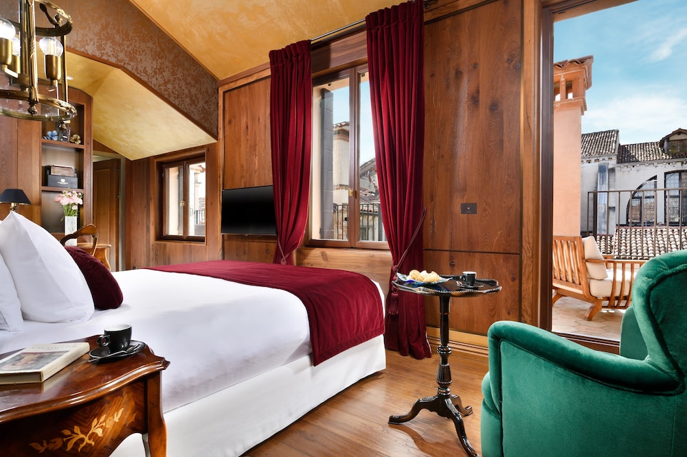 Palazzo Venart Luxury Hotel — Hotel rooms in Venice, Veneto