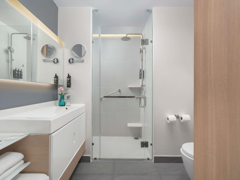 Andaman Beach Hotel Phuket - Handwritten Collection by Accor — Hotel rooms in Patong Beach, Phuket Province